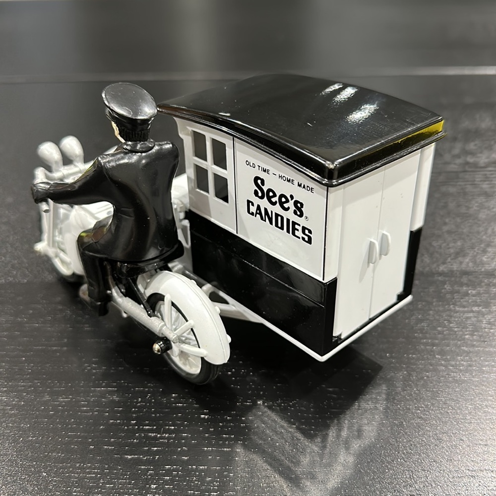 Sees Candies Metal Motorcycle with Side-Cart and Plastic Rider - Picture 4 of 11